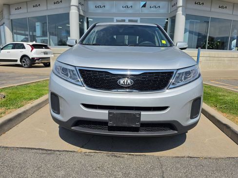 Used 2014 Kia Sorento LX FWD image 2