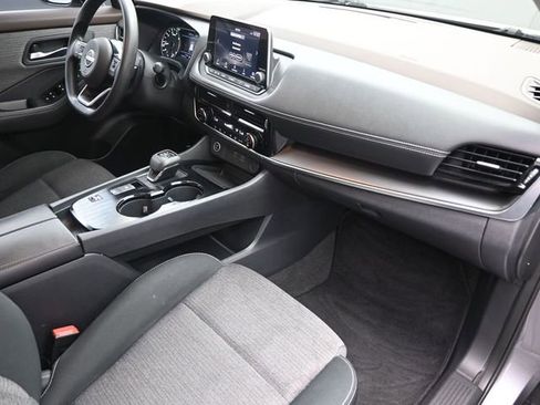 Used 2022 Nissan Rogue SV image 37