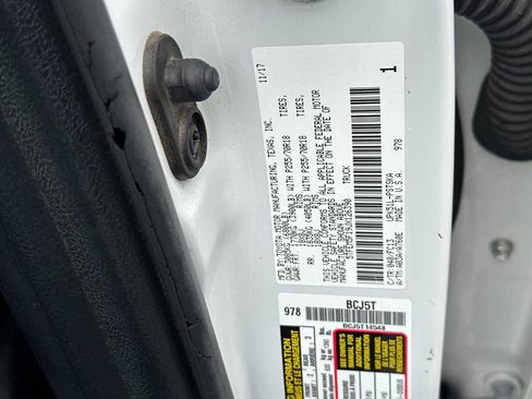 Used 2018 Toyota Tundra SR5 w/ SR5 Upgrade Package image 26