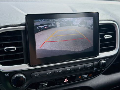 Used 2022 Hyundai Venue SE w/ Cargo Package FWD image 12