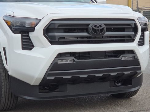 Used 2026 Toyota Tacoma SR5 AWD/4WD image 8
