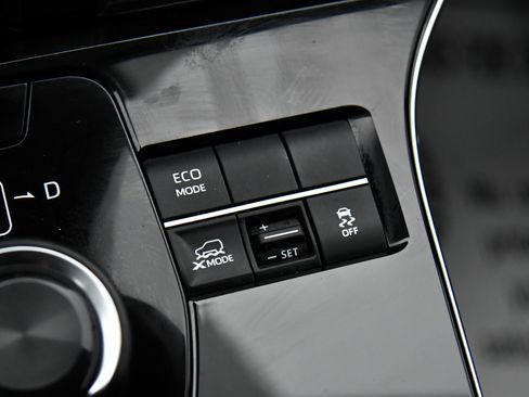 Used 2024 Toyota bZ4X AWD w/ Weather Package image 27