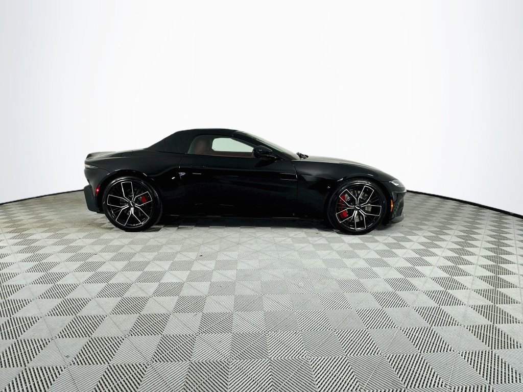 Used 2022 Aston Martin V8 Vantage Roadster RWD image 35
