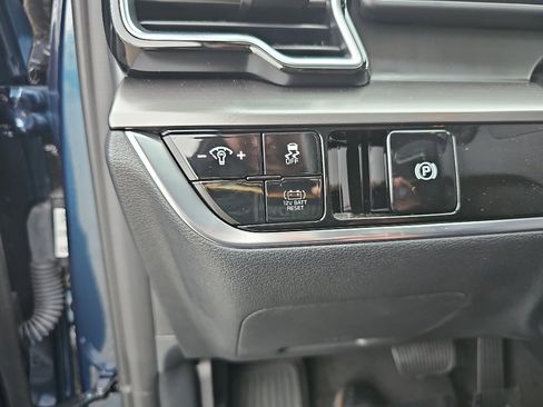 New 2025 Kia Sportage EX image 11