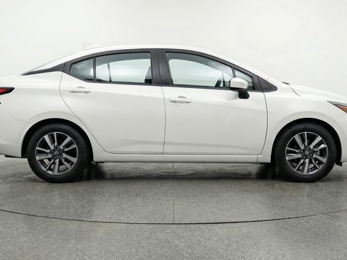 Used 2025 Nissan Versa SV image 11