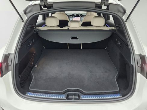 Used 2025 Mercedes-Benz GLC 350e 4MATIC image 30