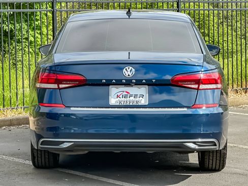 Used 2022 Volkswagen Passat 2.0T SE FWD image 5
