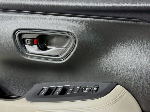 Used 2025 Honda HR-V LX image 15