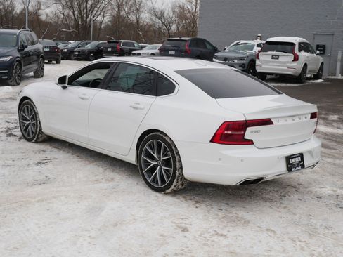 Used 2018 Volvo S90 T6 Momentum w/ Convenience Package image 5