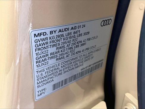 Used 2024 Audi Q8 Premium Plus AWD/4WD image 33