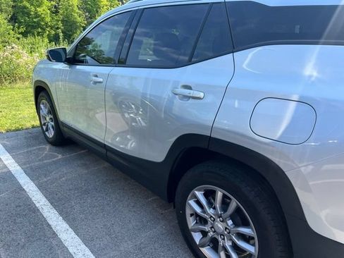 Used 2022 GMC Terrain SLT FWD image 10