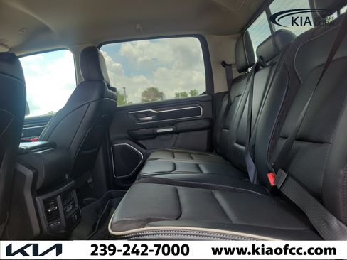 Used 2022 RAM 1500 Laramie AWD/4WD image 16