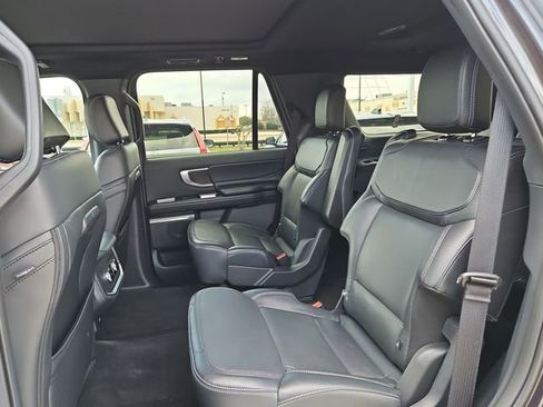 Used 2025 Ford Expedition Platinum w/ Stealth Appearance Package image 12