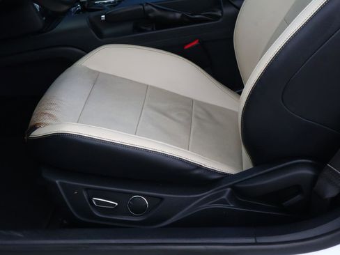 Used 2015 Ford Mustang Premium image 12