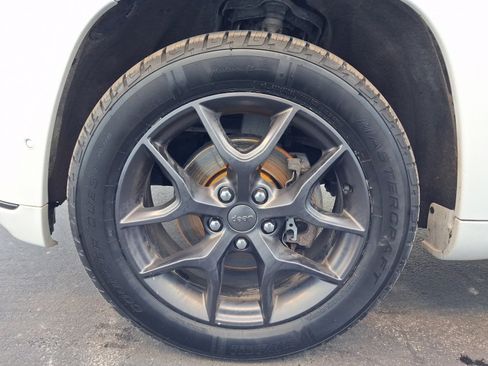 Used 2019 Jeep Grand Cherokee Limited X image 11