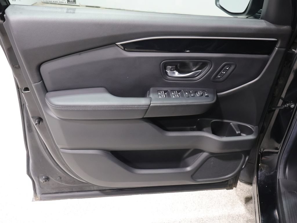 Used 2025 Honda Pilot EX-L image 13