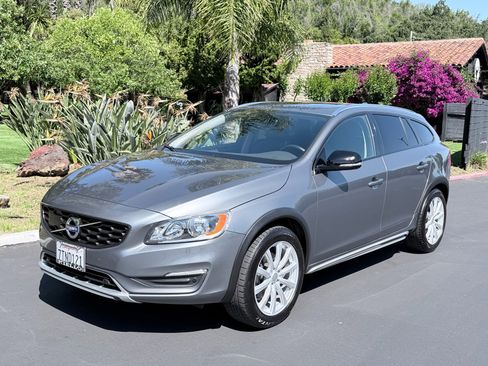 Used 2016 Volvo V60 T5 Cross Country w/ Convenience Package AWD/4WD image 1