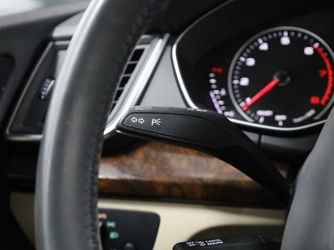 Used 2018 Audi Q5 2.0T Premium image 28