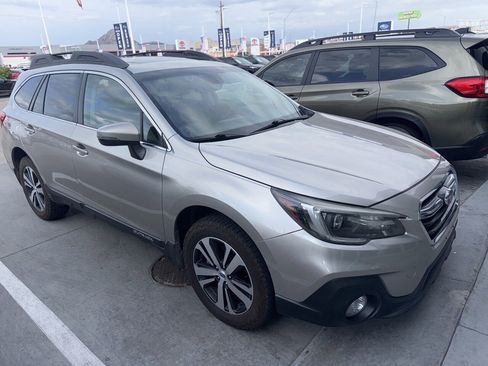 Used 2018 Subaru Outback 2.5i Limited image 2