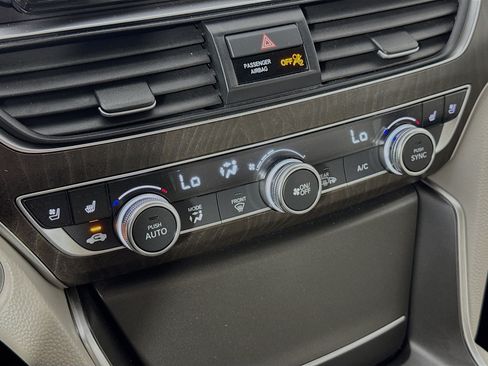 Certified 2019 Honda Accord Touring image 16
