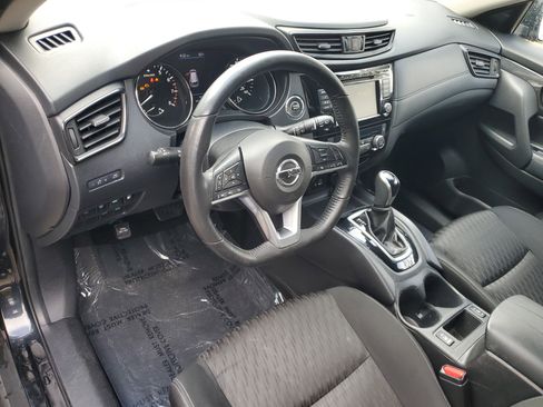Used 2019 Nissan Rogue SV image 13