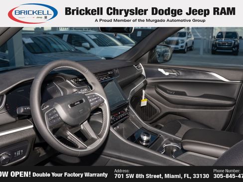 New 2025 Jeep Grand Cherokee L Laredo image 15