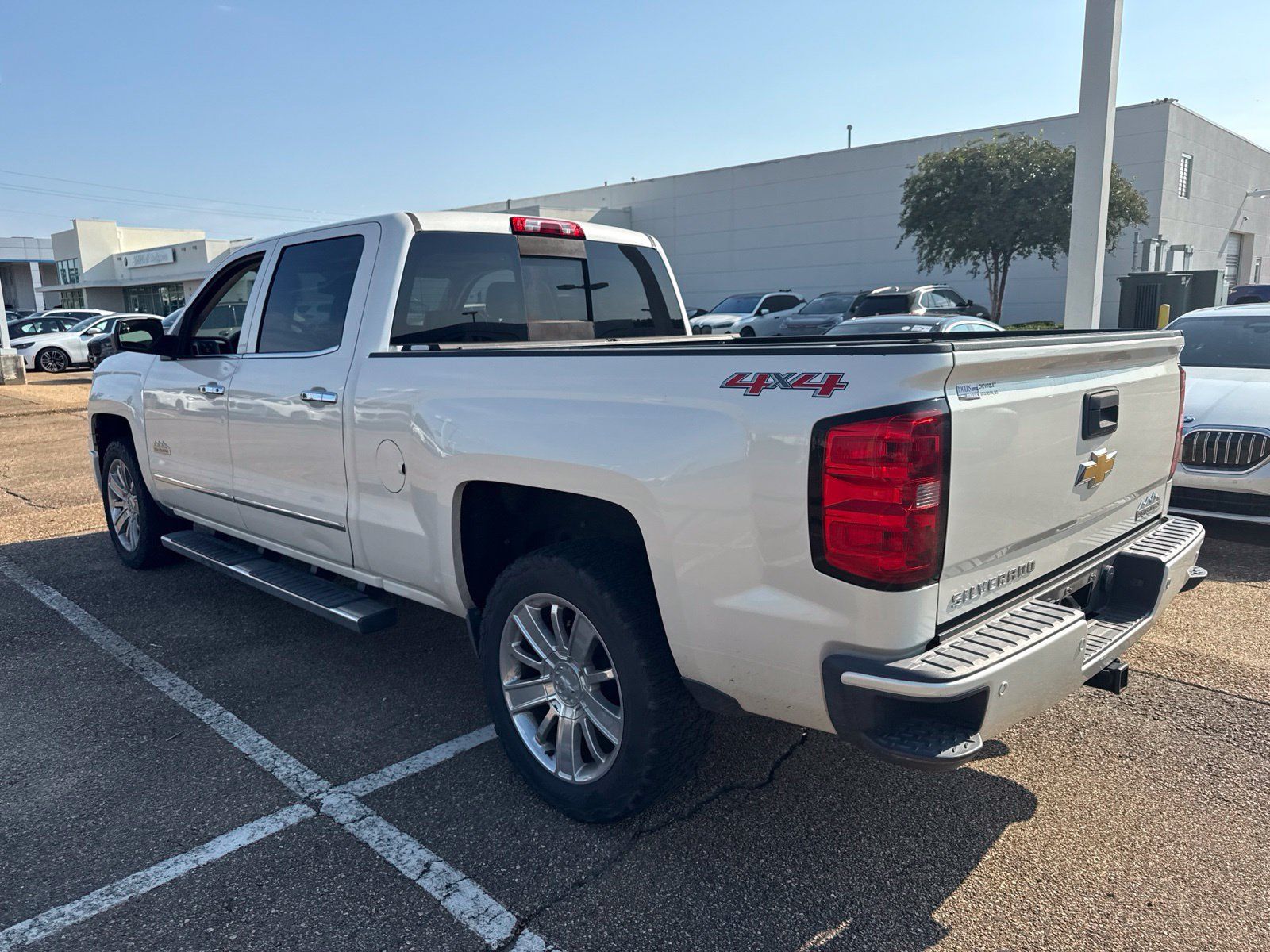 Used 2015 Chevrolet Silverado 1500 High Country w/ High Country Premium Package AWD/4WD image 7