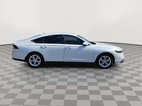 Certified 2025 Honda Accord LX image 9