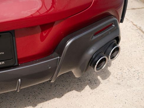 Used 2025 Ferrari Purosangue AWD/4WD image 30