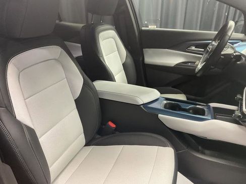 Used 2024 Chevrolet Equinox EV LT image 15