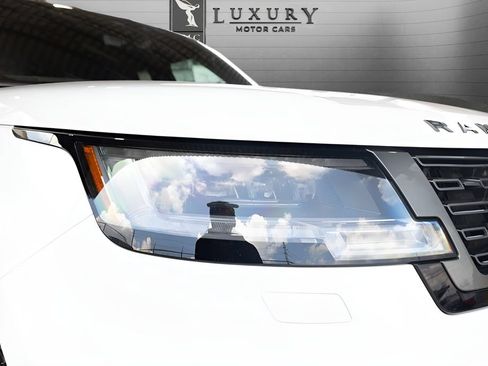 Used 2023 Land Rover Range Rover Long Wheelbase SE AWD/4WD image 13