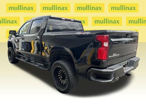 Used 2020 Chevrolet Silverado 1500 Custom w/ Custom Value Package image 3