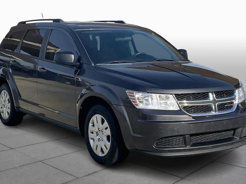 Used 2016 Dodge Journey SE w/ Flexible Seating Group image 3