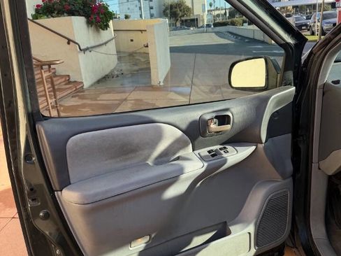 Used 1999 Toyota Sienna CE image 20