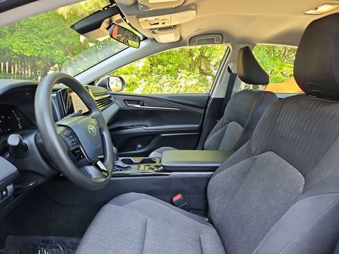 Used 2025 Toyota Camry SE FWD image 22