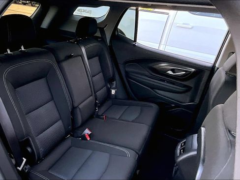 Used 2024 GMC Terrain SLE w/ Elevation Edition FWD image 28