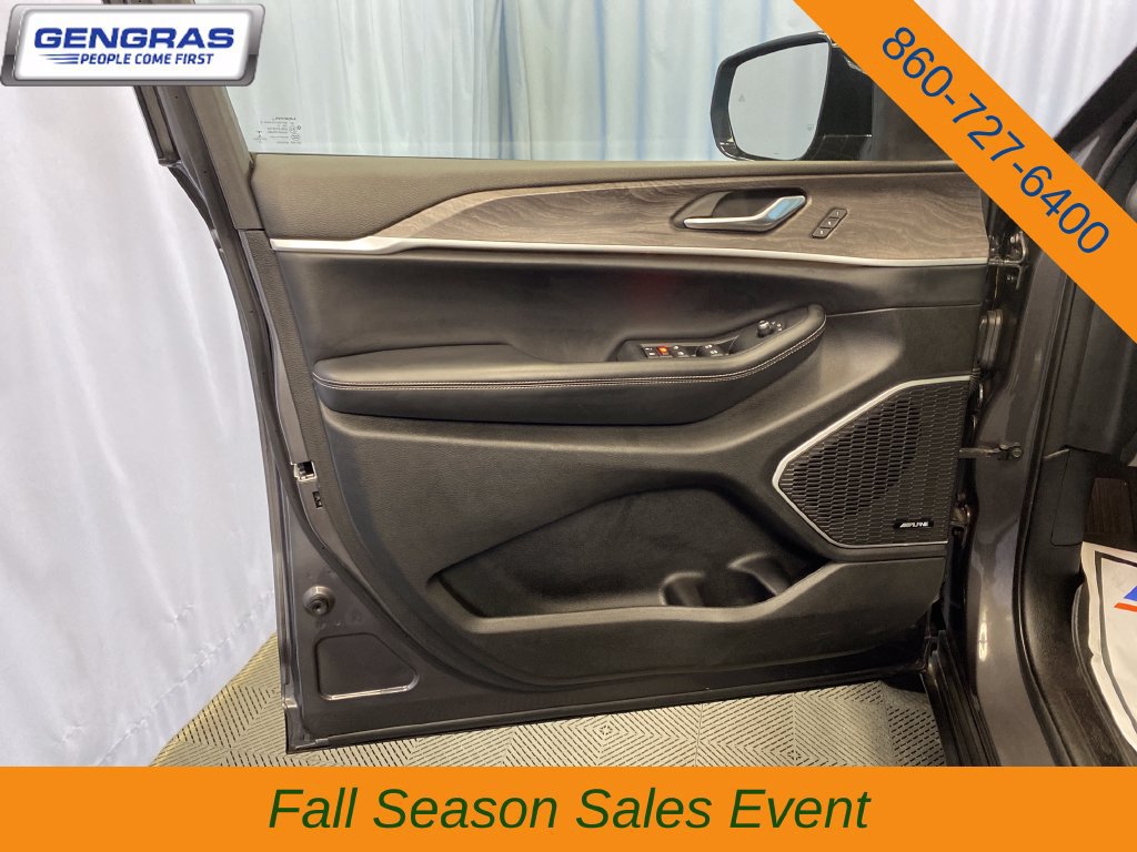 Used 2022 Jeep Grand Cherokee Limited 4xe w/ MOPAR Finishing Package AWD/4WD image 13