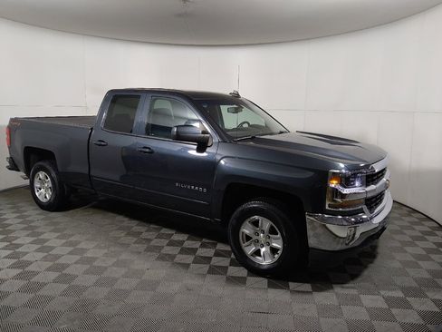 Used 2018 Chevrolet Silverado 1500 LT w/ All Star Edition image 11