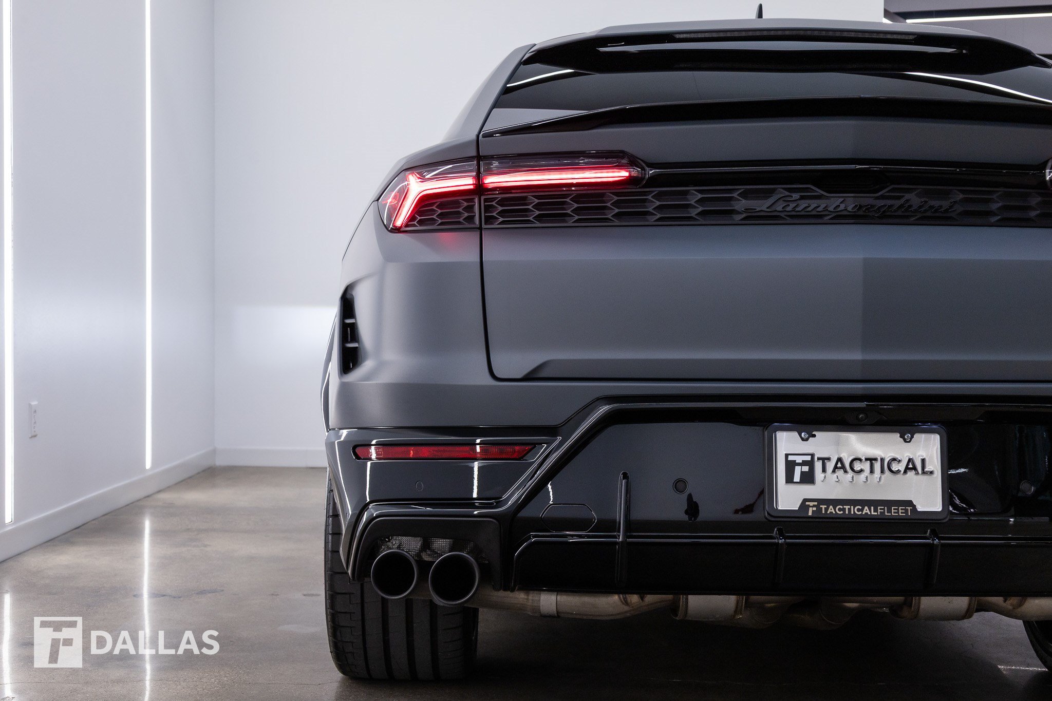 Used 2025 Lamborghini Urus SE AWD/4WD image 11