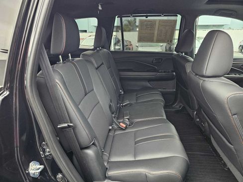 Used 2025 Honda Passport TrailSport image 11
