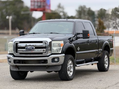 Used 2011 Ford F250 Lariat w/ Lariat Interior Pkg image 6