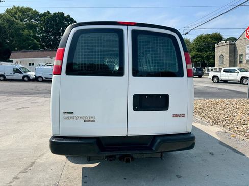 Used 2011 GMC Savana 2500 RWD image 21