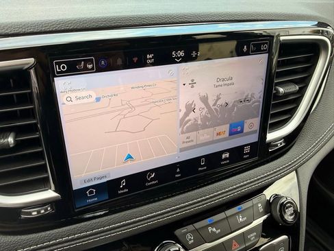 New 2026 Chrysler Pacifica Limited image 13