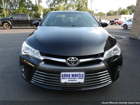 Used 2017 Toyota Camry LE FWD image 2