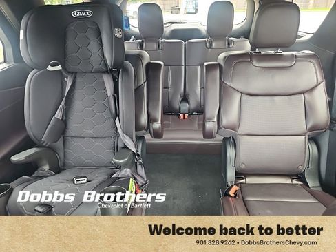 Used 2025 Ford Explorer Platinum RWD image 19