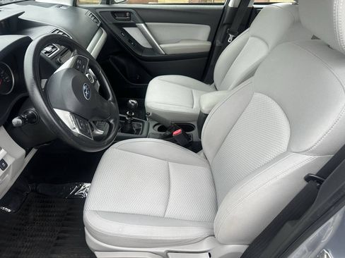 Used 2016 Subaru Forester 2.5i AWD/4WD image 8