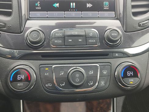 Used 2015 Chevrolet Impala LTZ FWD image 13