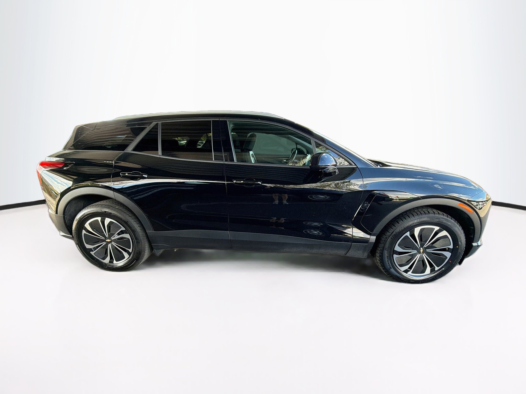 Used 2024 Chevrolet Blazer EV LT AWD/4WD image 10