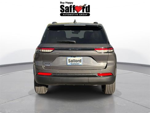 New 2025 Jeep Grand Cherokee Altitude image 7