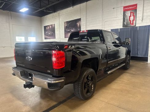 Used 2018 Chevrolet Silverado 2500 LTZ w/ Vortec Plus Package AWD/4WD image 3